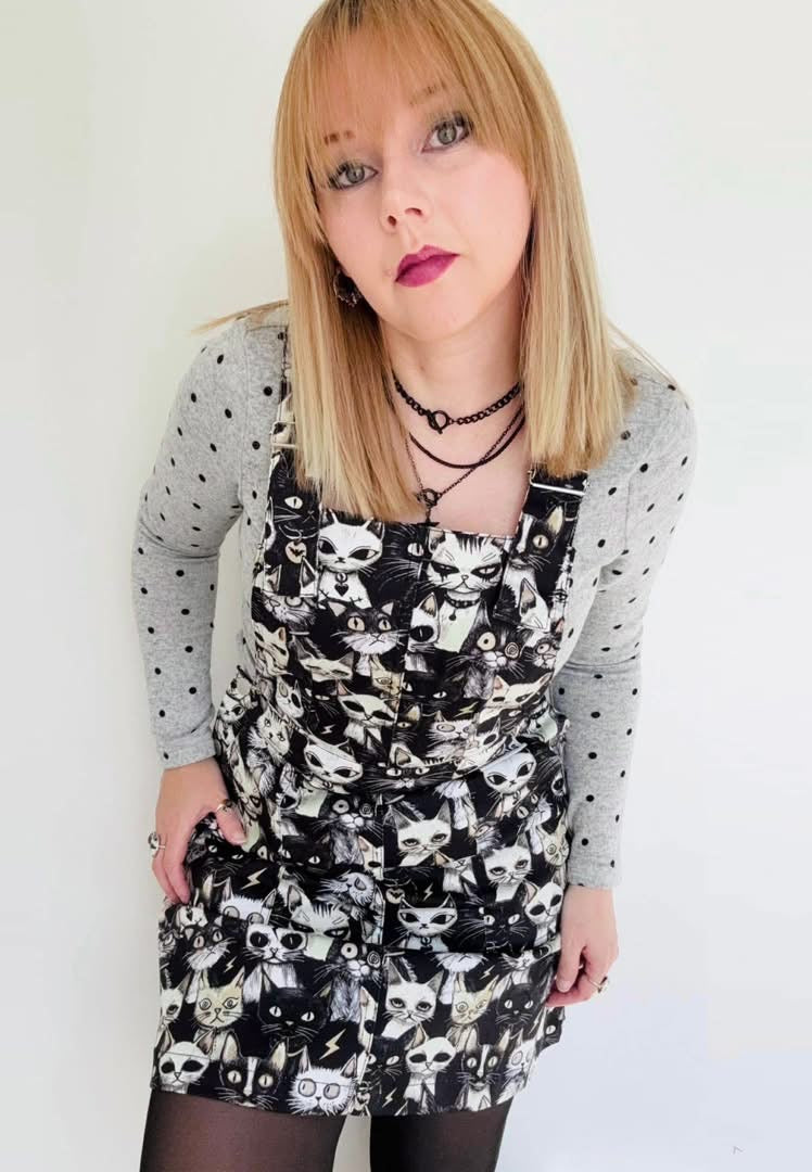 Alley Cats Pinafore