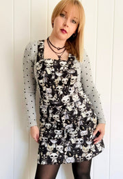 Alley Cats Pinafore